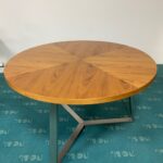 Circle jídelní stůl